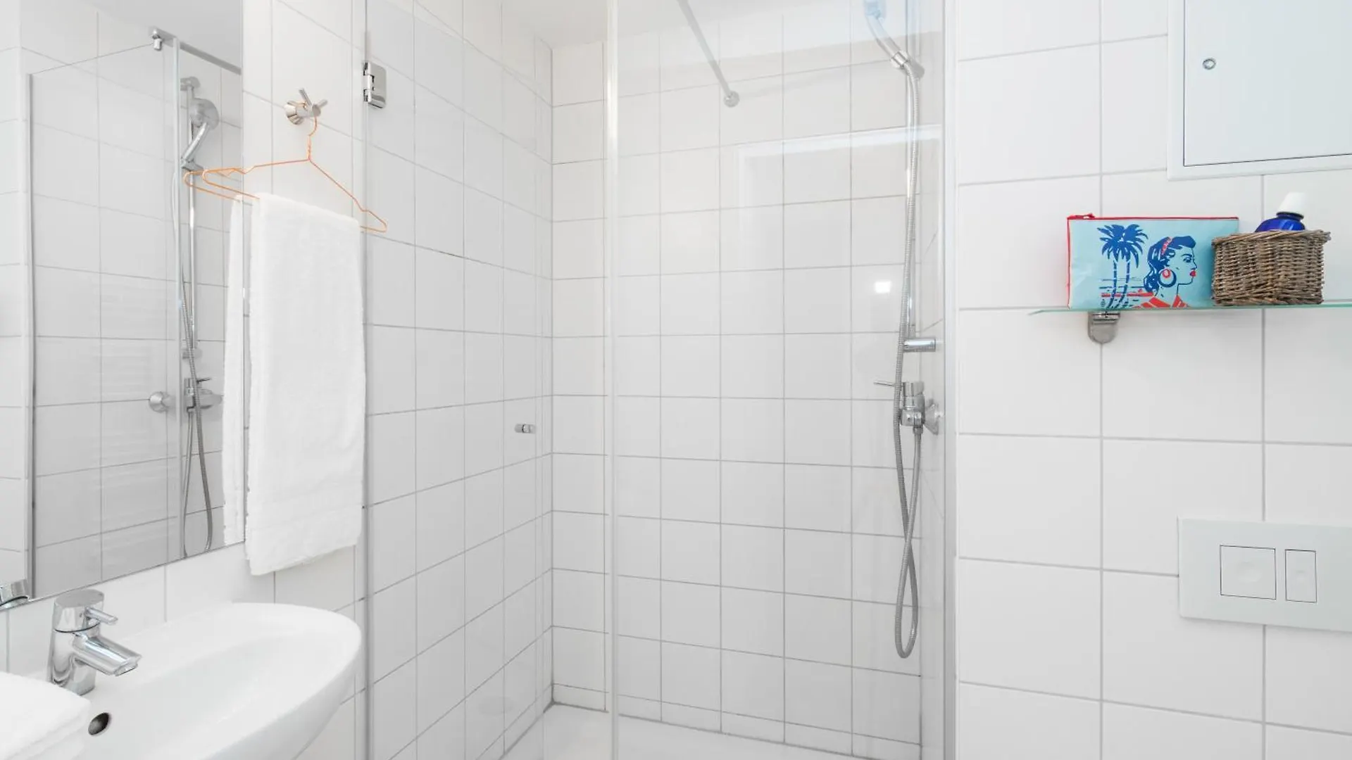 Mooeve Friedrichs Big Daire Berlin