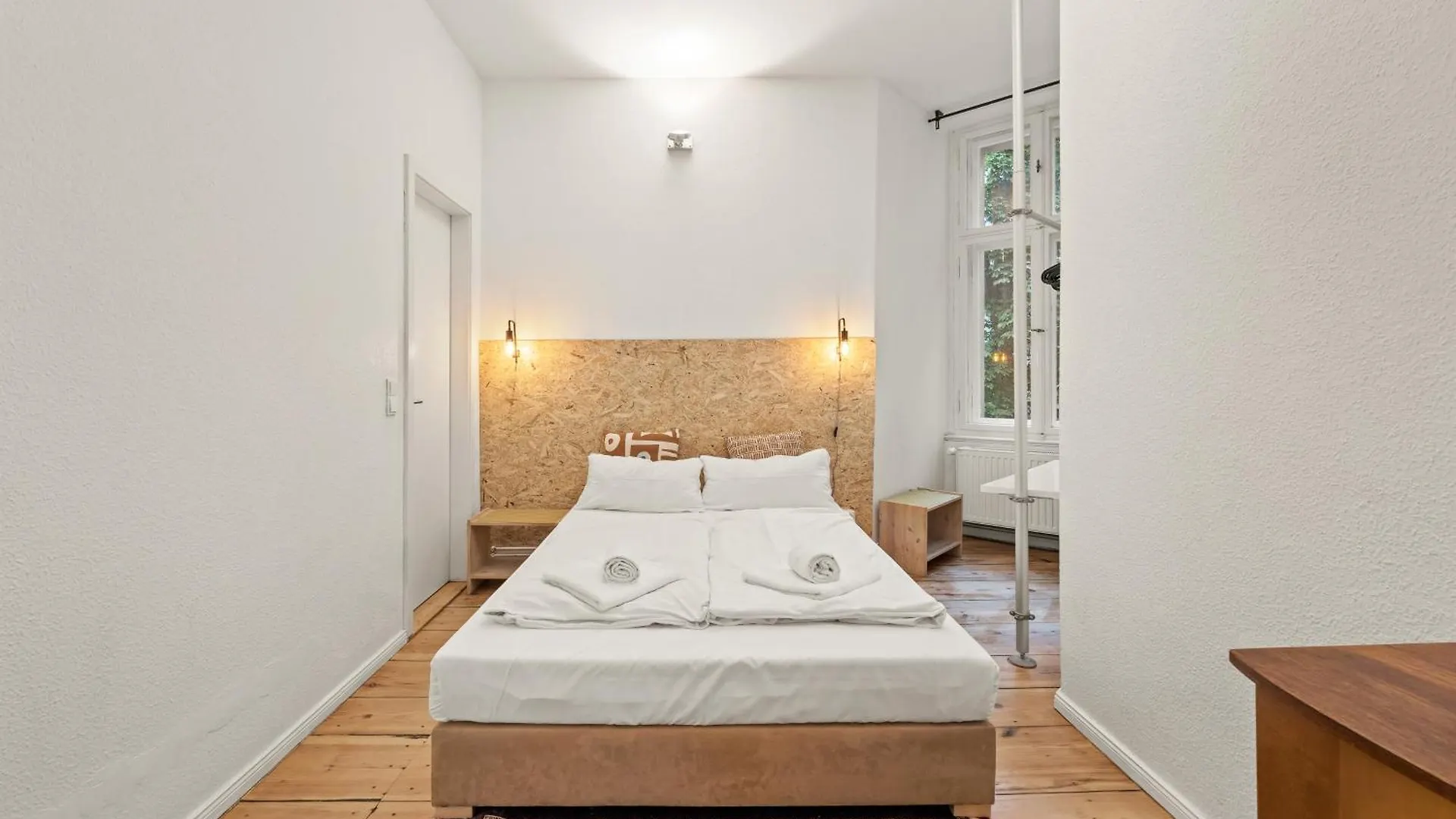 Mooeve Friedrichs Big Daire Berlin