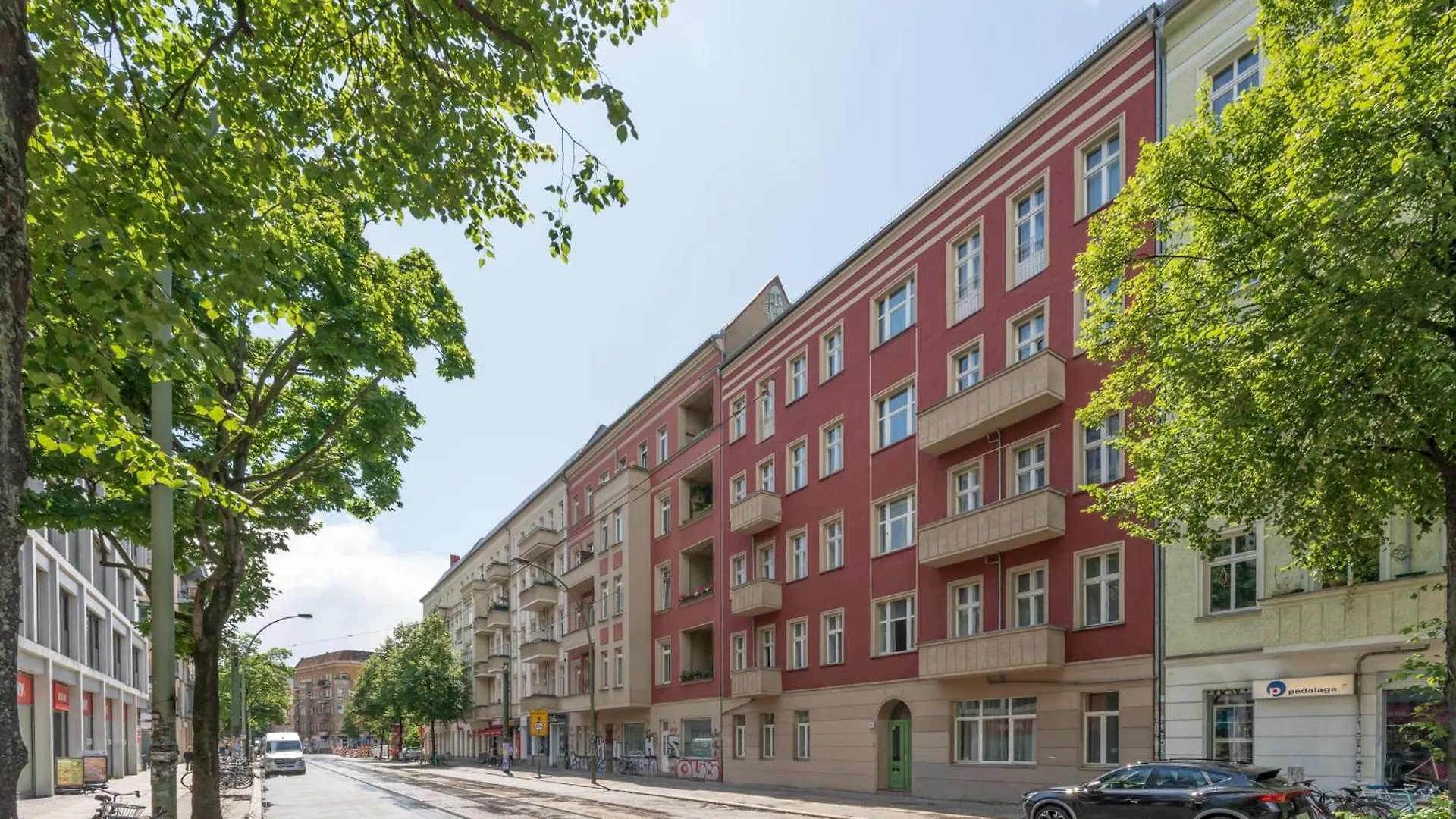 Mooeve Friedrichs Big Daire Berlin Almanya