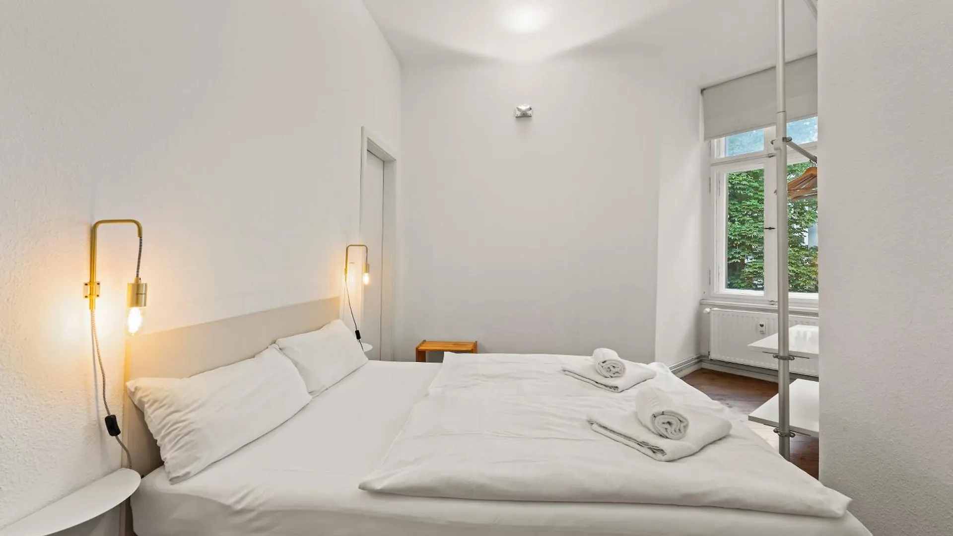 Mooeve Friedrichs Big Daire Berlin