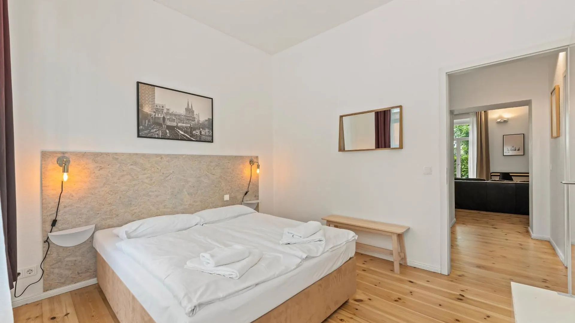 Mooeve Friedrichs Big Daire Berlin
