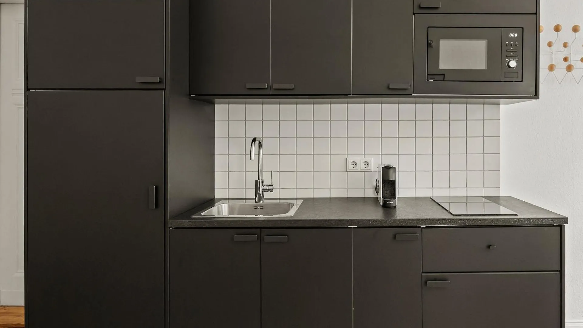 Mooeve Friedrichs Big Daire Berlin