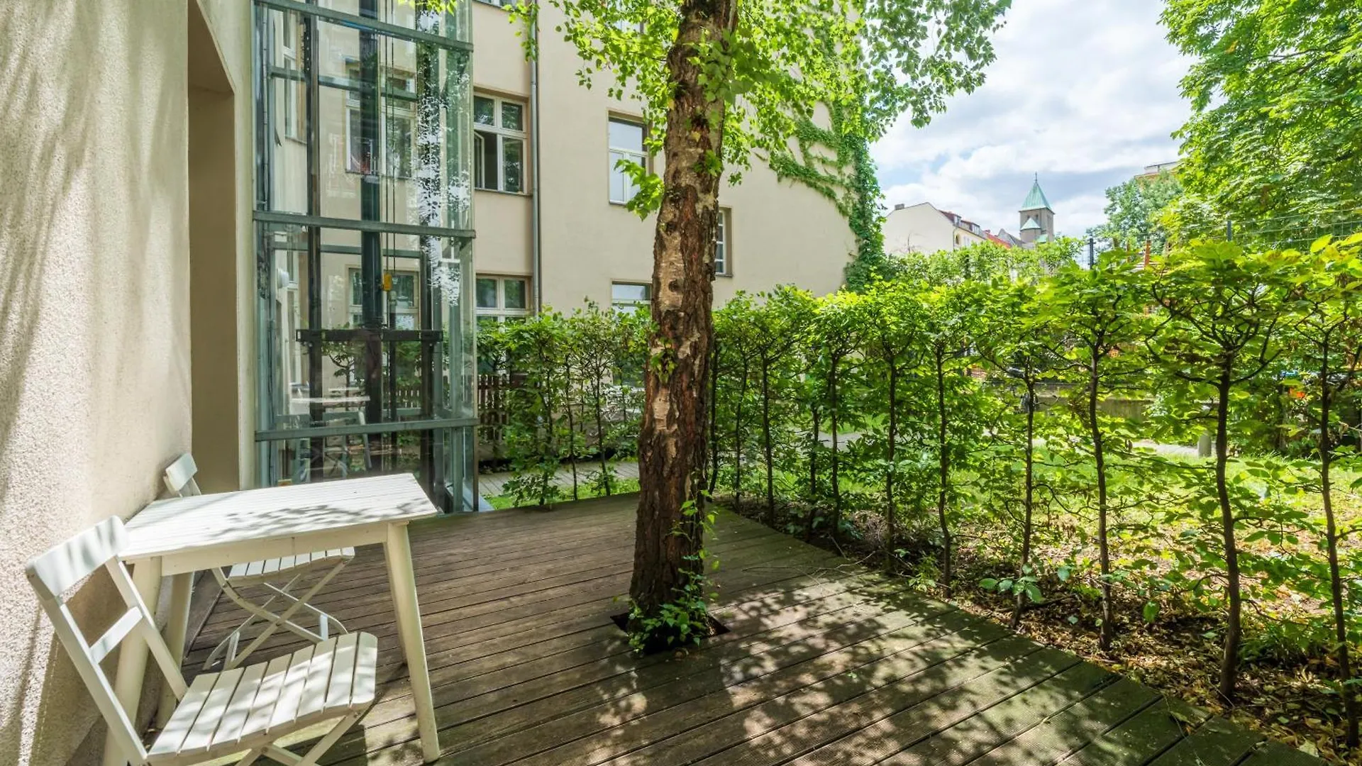 Mooeve Friedrichs Big Daire Berlin 0*,